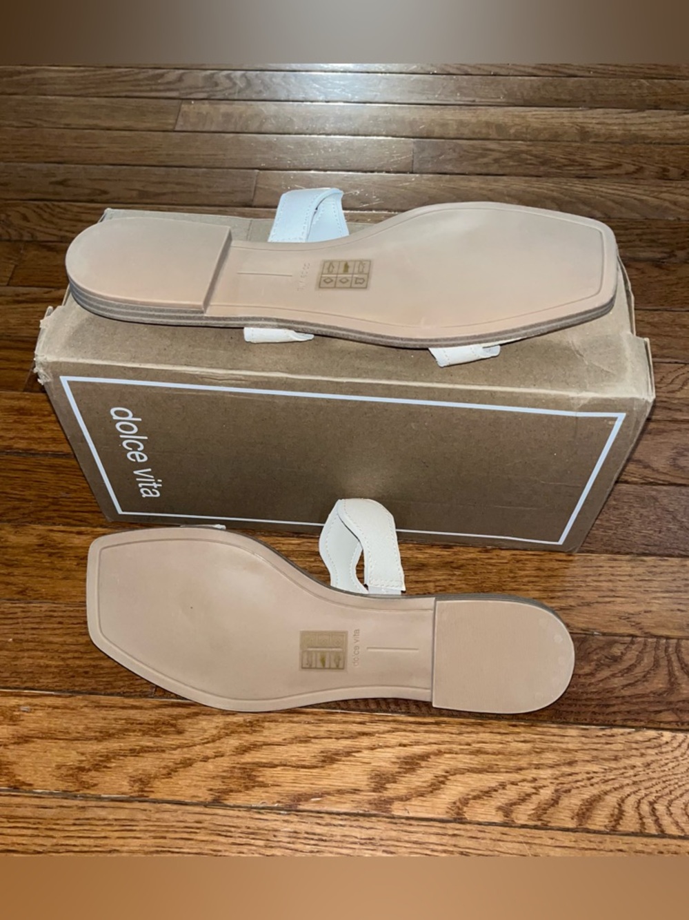 Dolce Vita Ilva Scalloped Low Slide Sandals Crème Embossed Women’s Size 11 - Picture 13 of 16